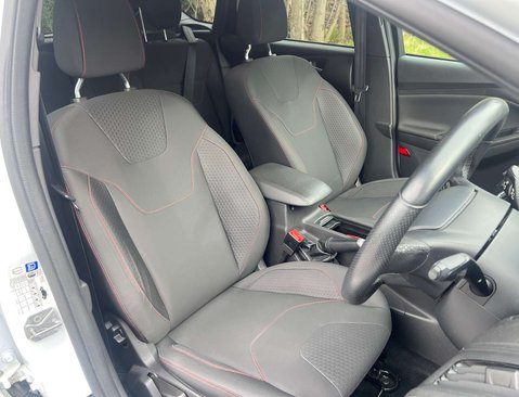 Ford Focus 1.0 Focus ST-Line 5dr 12