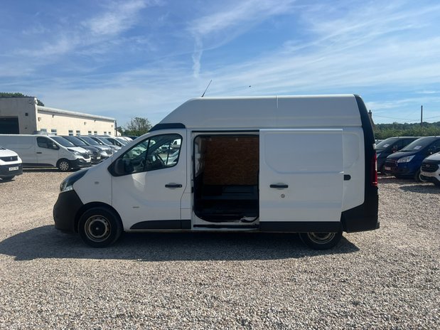 Vauxhall Vivaro LWB High Roof L2H2 120 Bi Turbo Air Con 1 Owner 11