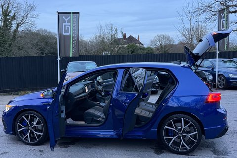 Volkswagen Golf R TSI 4MOTION DSG -AKRAPOVIC -PERFORMANCE PACK -CARBON LEATHER -HEATED S/W 21