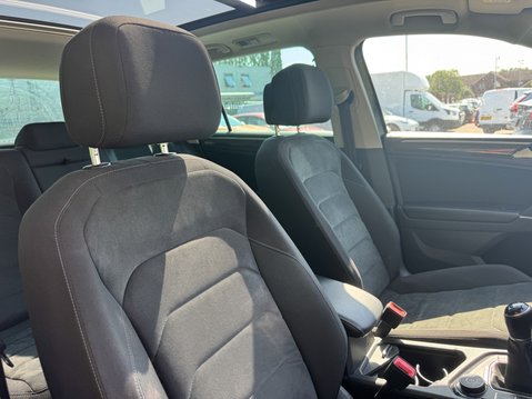 Volkswagen Tiguan (Sold) 2.0 TDI SEL SUV 5dr Diesel Manual 4Motion Euro 6 (s/s) (150 ps) 12