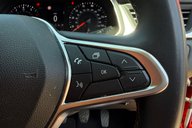 Renault Captur ICONIC TCE.. 3 MAIN DEALER SERVICES.. 1 PREVIOUS KEEPER.. STUNNING EXAMPLE 35