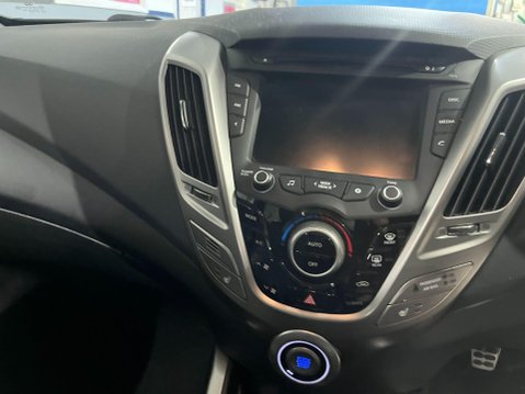 Hyundai Veloster 1.6 GDi Sport Euro 5 4dr 26