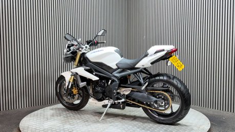 Triumph Street Triple 2013 ONLY 13K STUNNING EXAMPLE NEW MOT WARRANTY 5