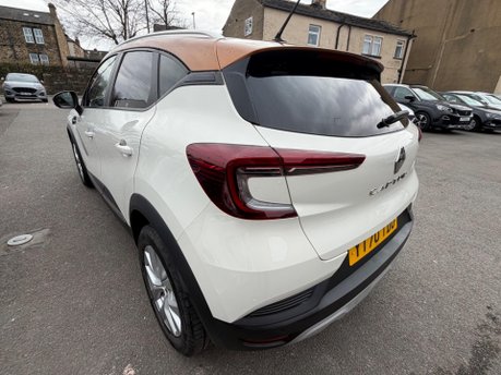 Renault Captur ICONIC TCE EDC 6