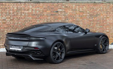Aston Martin DBS Superleggera 7