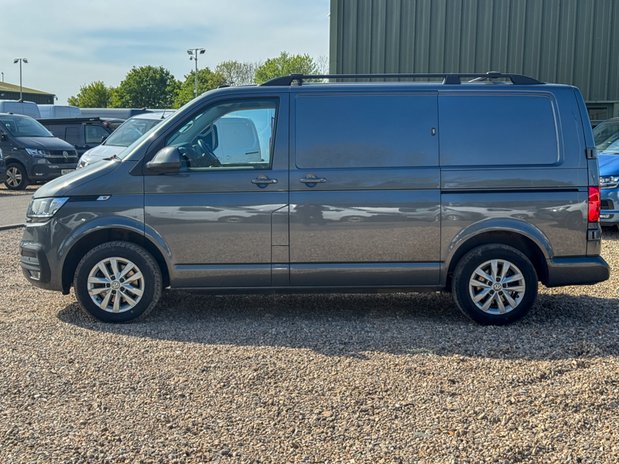 Volkswagen Transporter SWB L1H1 Low Roof Highline T28 Air Con Alloys Camera Sensors EURO 6 9