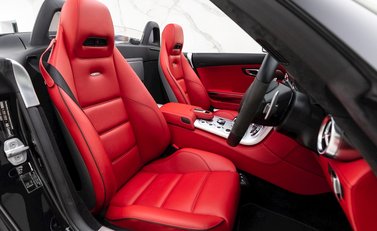Mercedes-Benz SLS AMG Roadster 12