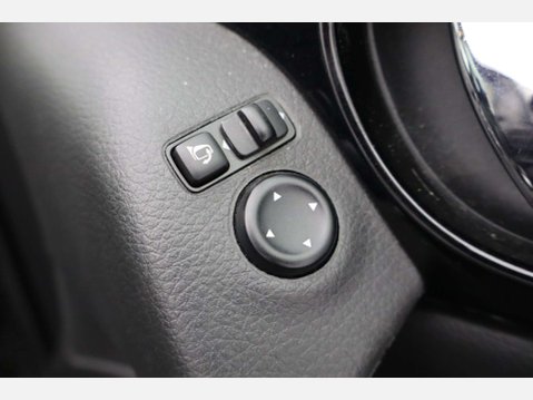 Nissan Qashqai 1.3 Qashqai N-Connecta DiG-T 5dr 23