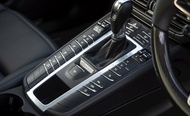 Porsche Macan Turbo 21