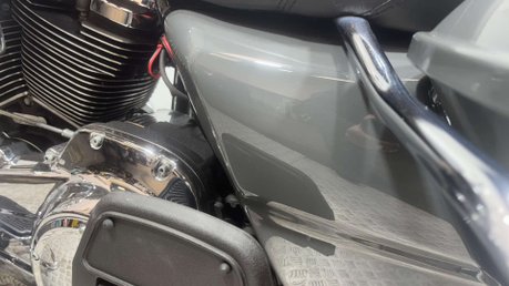 Harley-Davidson Touring 1745 FLHR ROADKING 2017 8K CUSTOM BAGGER MOT 1 OFF BIKE 40
