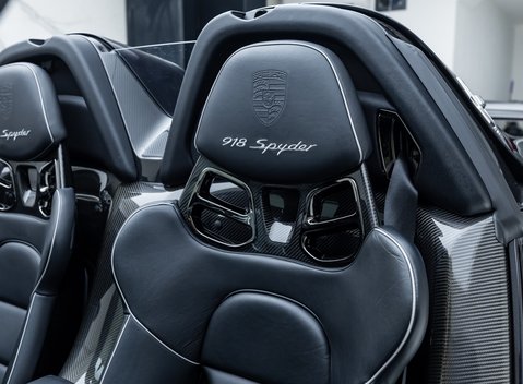 Porsche 918 Spyder 29