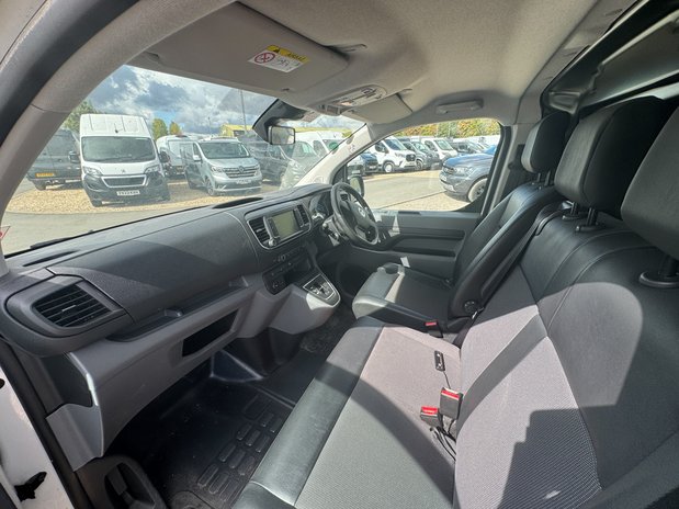 Vauxhall Vivaro AUTO 75Kwh (SOLD KH) LWB L2H1 Low Roof Air Con Sensors EURO 6 11