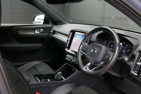 Volvo XC40 2.0 XC40 R-Design T4 Auto 5dr 19