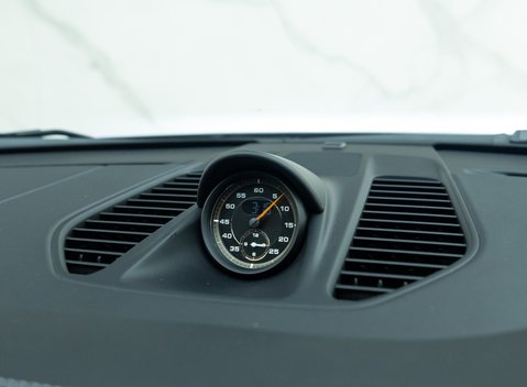 Porsche 911 GT3 (991.2) 18