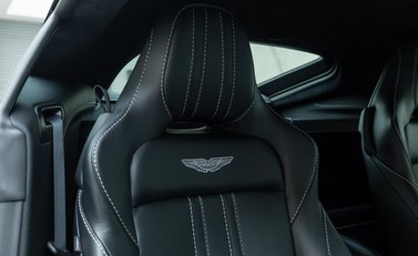 Aston Martin V8 Vantage 15