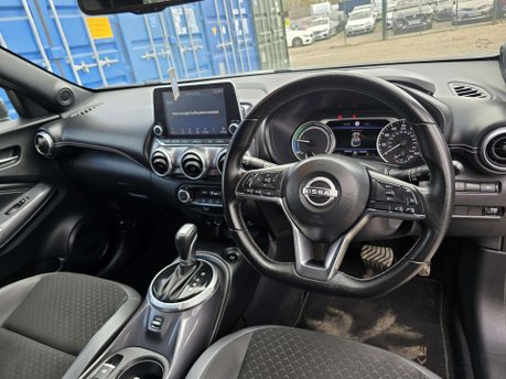 Nissan Juke 1.6 N-Connecta SUV 5dr Petrol Hybrid Auto Euro 6 (143 ps) 17