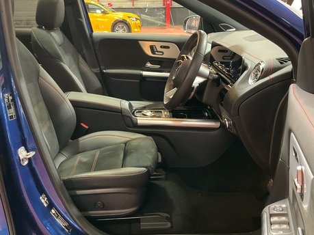 Mercedes-Benz EQA EQA 300 4Matic AMG Line Premium Plus Auto Electric 66 KWH PAN ROOF/HEADS UP 3