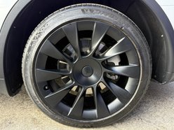 Tesla Model Y (Dual Motor) Long Range SUV 5dr Electric Auto 4WDE (384 bhp) 16