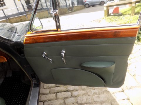 Jaguar MK2 3.4 Manual + Overdrive 38