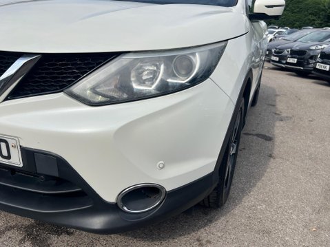 Nissan Qashqai 1.2 DIG-T n-tec+ XTRON 2WD Euro 6 (s/s) 5dr 12