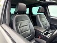 Volkswagen Touareg 3.0 Touareg V6 R-Line TDI BlueMotion Technology Auto 4WD 5dr 8