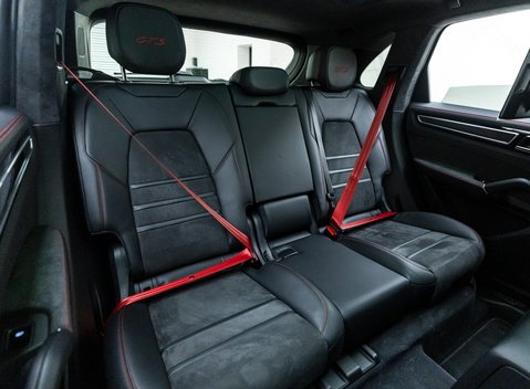 Porsche Cayenne GTS 12