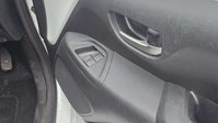 Toyota Aygo 1.0 VVT-i x-play Hatchback 5dr Petrol x-shift Euro 6 (Safety Sense) (71 ps) 31