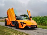 McLaren Artura 17
