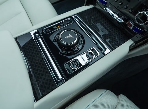 Rolls-Royce Cullinan BLACK BADGE 29