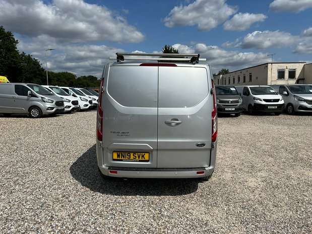 Ford Transit Custom SWB L1H1 Low Roof Limited 300 Air Con Alloys Sensors EURO 6 NO VAT 7