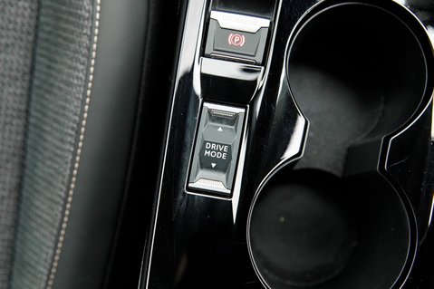 Peugeot 208 PURETECH ALLURE S/S 34
