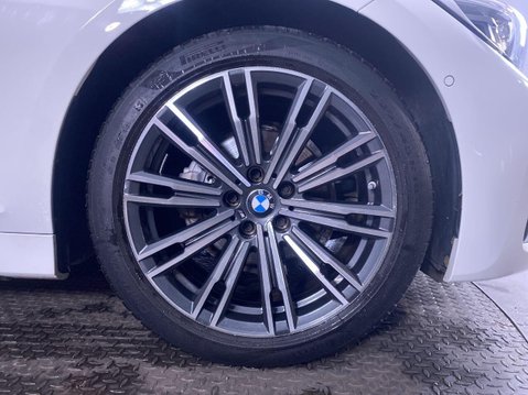 BMW 3 Series 2.0 318d MHT M Sport Touring 5dr Diesel Hybrid Auto Euro 6 (s/s) (150 ps) 1 33