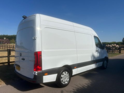 Mercedes-Benz Sprinter 2.0 315 CDI Premium Panel Van 5dr Diesel G-Tronic RWD L2 H2 Euro 6 (s/s) (1 3