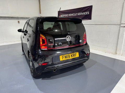 Volkswagen Up 1.0 TSI up! GTI 11
