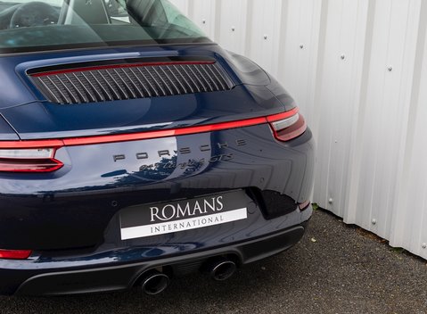 Porsche 911 Targa 4 GTS (991.2) 25