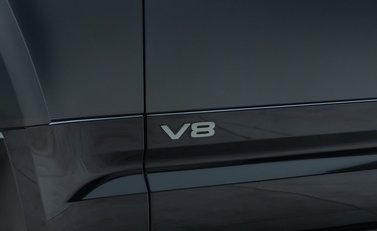 Land Rover Defender 90 V8 CARPATHIAN EDITION 33