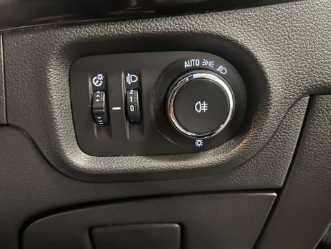 Vauxhall Astra 1.4 Astra SRi VX-Line Nav T 5dr 22