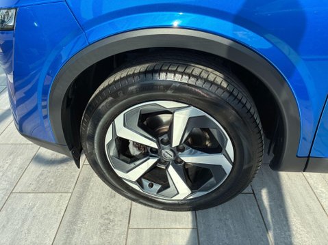 Nissan Qashqai 1.3 DIG-T MHEV N-Connecta XTRON Euro 6 (s/s) 5dr 19