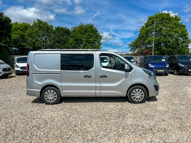 Vauxhall Vivaro SWB L1H1 Low Roof Sport 2900 EURO 6 NO VAT 5