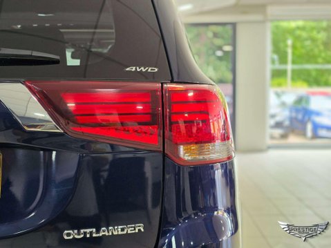 Mitsubishi Outlander 2.2 DI-D 4 Auto 4WD Euro 6 5dr 8