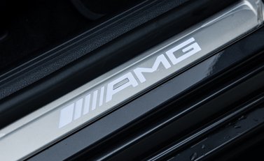 Mercedes-Benz C63 AMG S E NIGHT EDITION PREMIUM PLUS 27