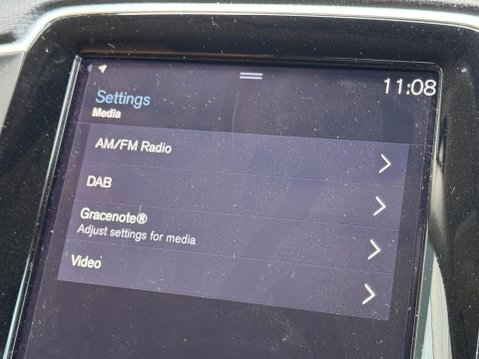 Volvo XC90 2.0 D5 Momentum Geartronic 4WD Euro 6 (s/s) 5dr 23