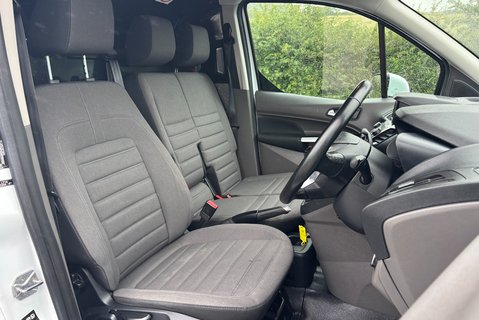 Ford Transit Connect 240 L2 Limited 120 ps Panel Van 4