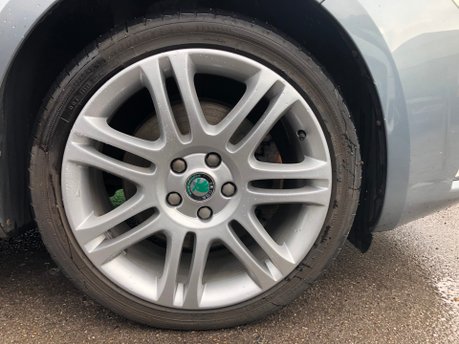Skoda Superb ELEGANCE 2.0TDI 5dr CR DSG 4X4 Automatic 33