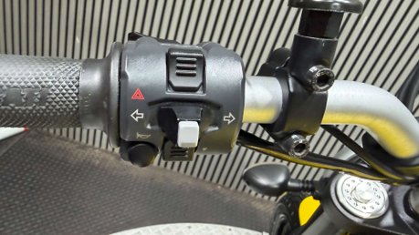 Ducati Scrambler 800 ICON 2016 ONLY 9K LEO VINCE EXHAUST LONG MOT 803CC 27