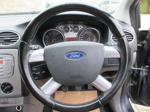 Ford Focus 1.6 Style 5dr 18