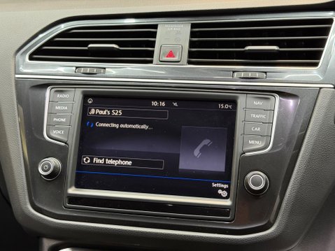 Volkswagen Tiguan 2.0 TDI BlueMotion Tech R-Line Euro 6 (s/s) 5dr 73