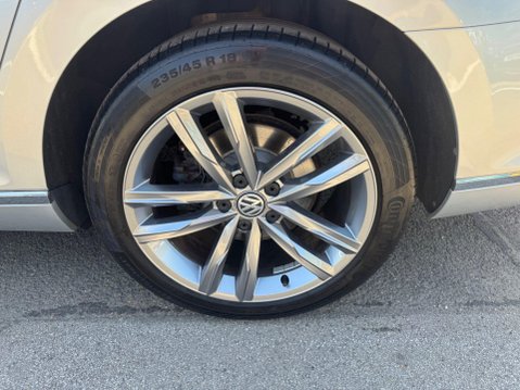 Volkswagen Passat GT TDI BLUEMOTION TECHNOLOGY DSG 32