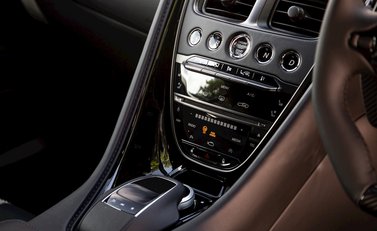 Aston Martin DBS Superleggera 19