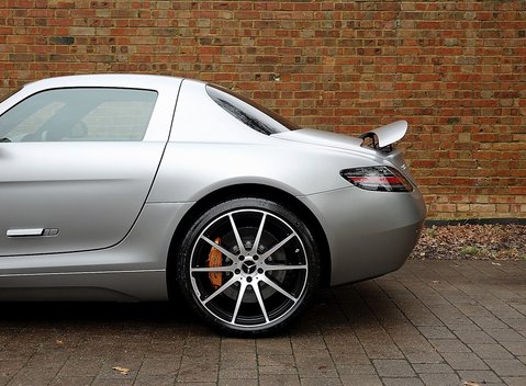 Mercedes-Benz SLS AMG GT 7